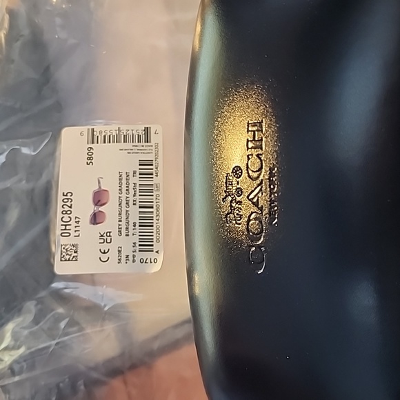 Coach Grey Burgundy Gradient sunglasses - Picture 5 of 6